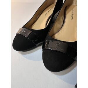 Antonio Melani Black Suede Wedge Heels 8.5M Patent Trim Logo Plate Comfort Pumps